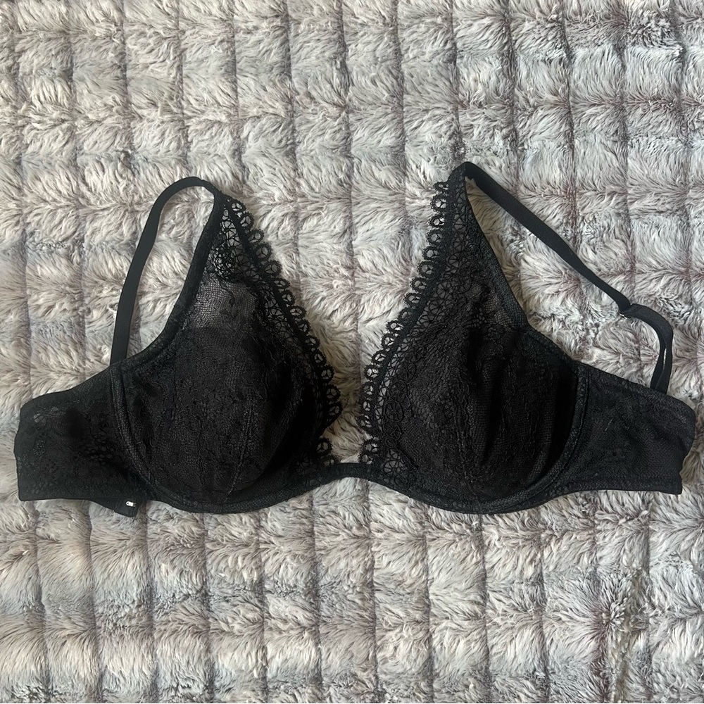 Victoria’s Secret Very Sexy Unlined Plunge Black Lace Bra